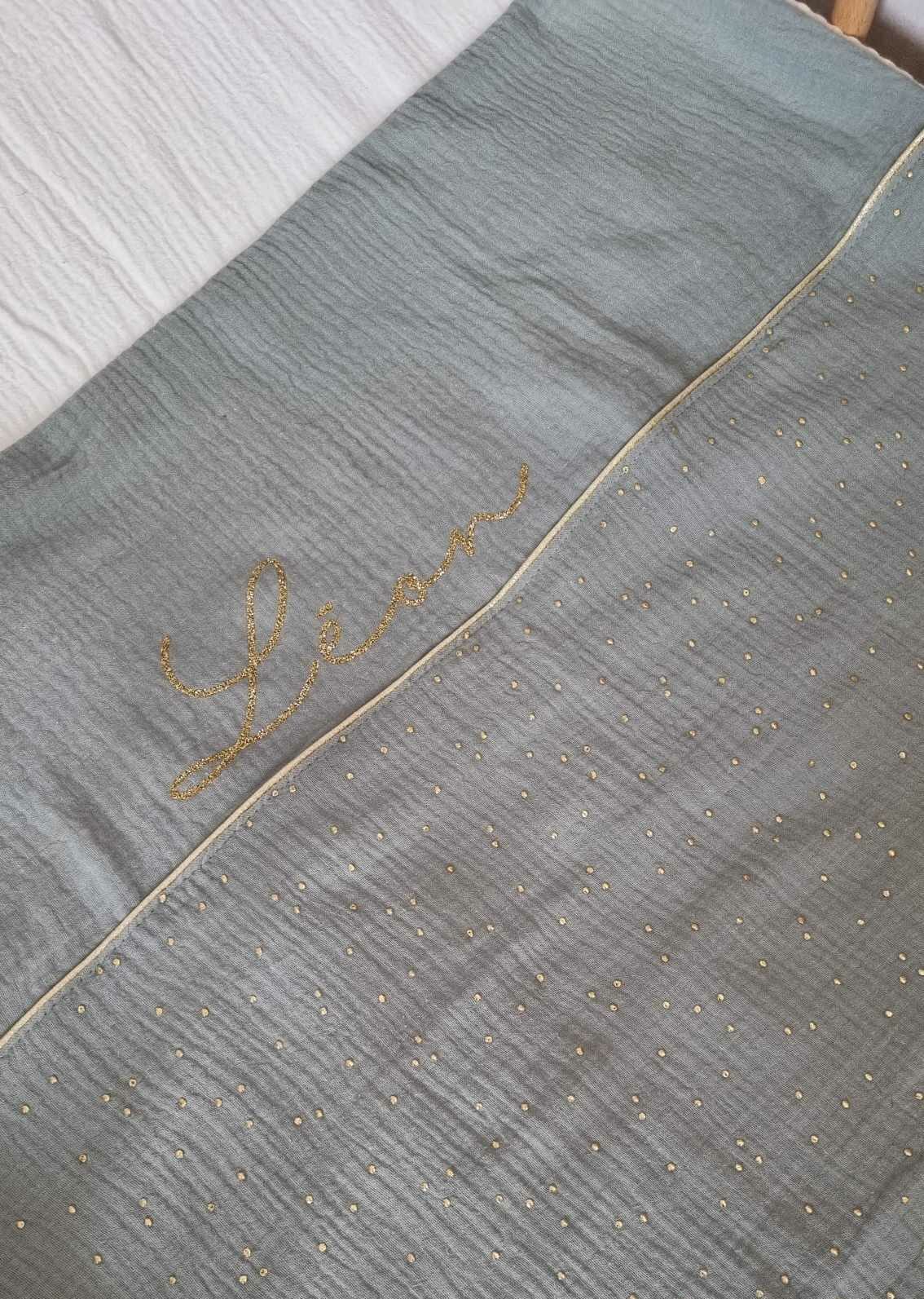 couverture été vert sauge et nid d'abeille écru